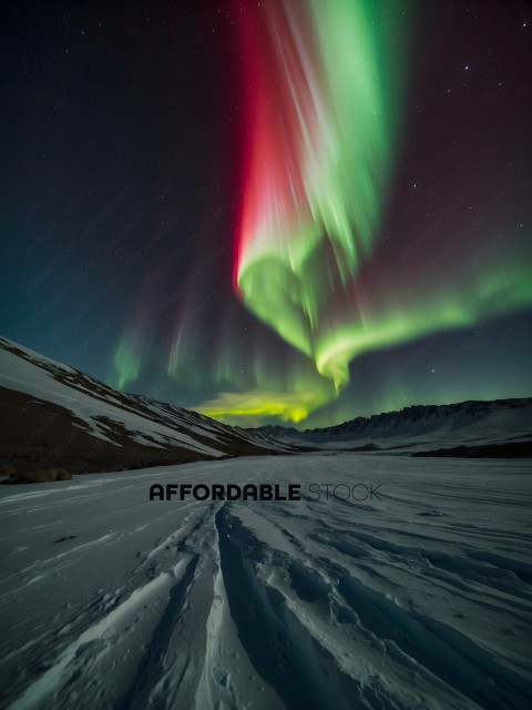 A beautiful night sky with a green and red aurora